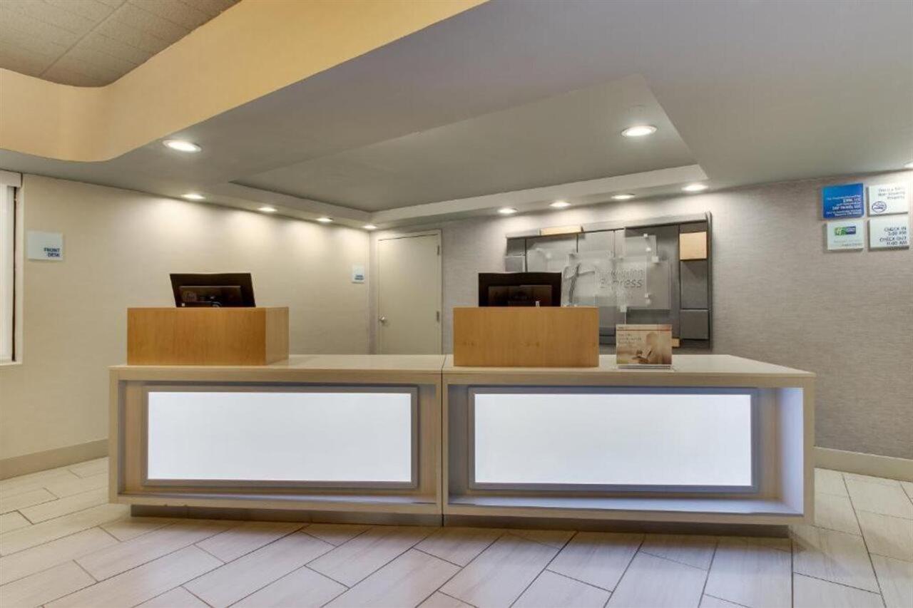 Holiday Inn Express Pittston - Scranton Airport By Ihg Bagian luar foto