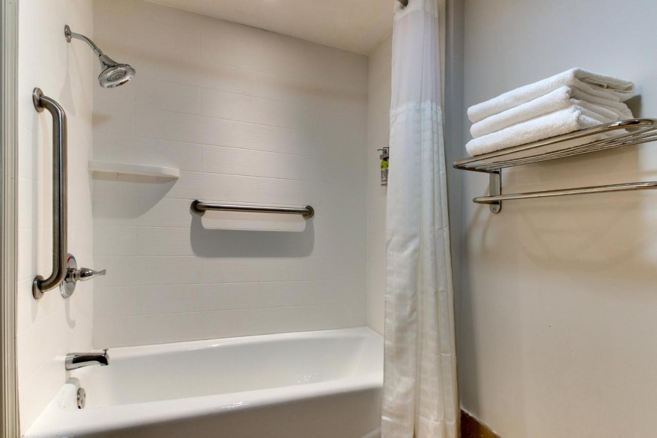 Holiday Inn Express Pittston - Scranton Airport By Ihg Bagian luar foto