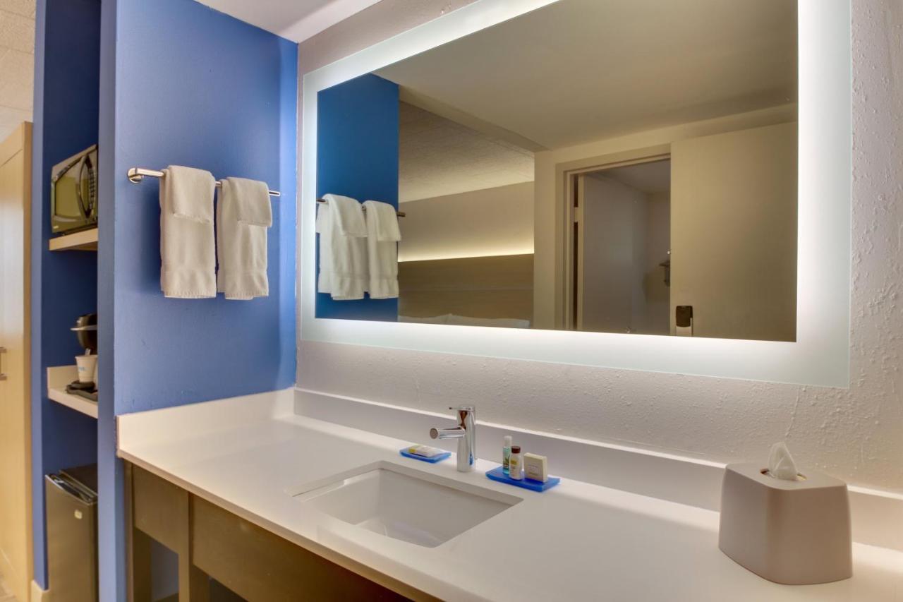 Holiday Inn Express Pittston - Scranton Airport By Ihg Bagian luar foto