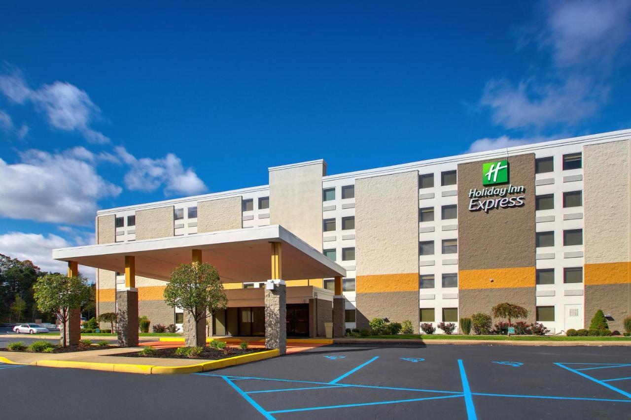 Holiday Inn Express Pittston - Scranton Airport By Ihg Bagian luar foto